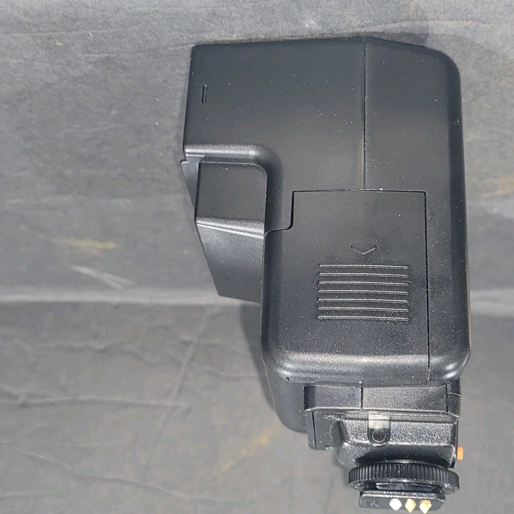 Quantaray Q280AF Model C Automatic Electronic Flash. Mint In Box.