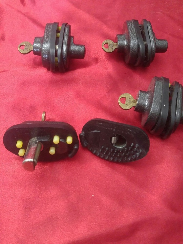 Lot of 4 MASTER LOCK TRIGGER LOCKS SAFETY