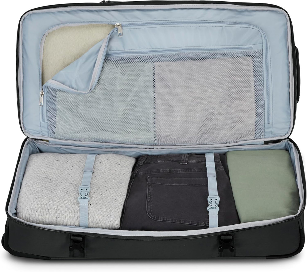 Pathsetter Large Wheeled Rolling Duffle