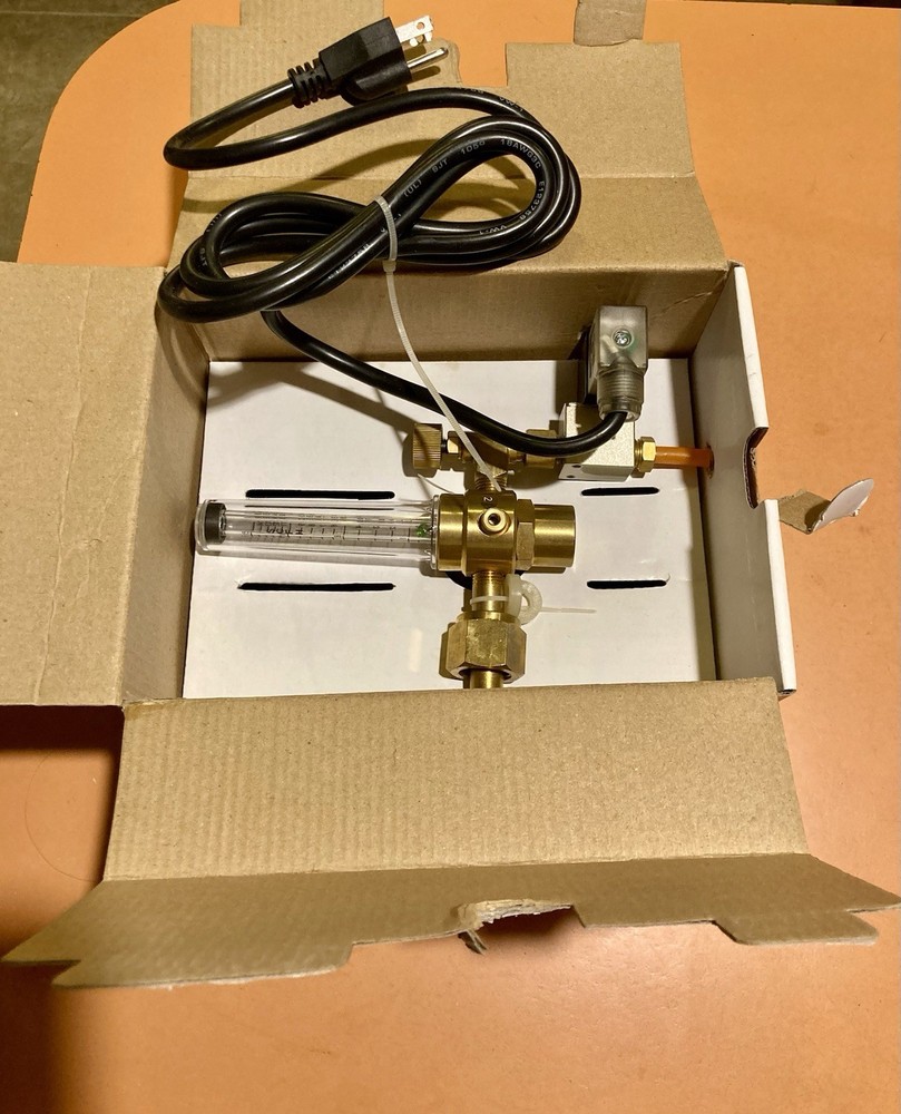 NEW GrowBright CO2 Regulator Kit, open box
