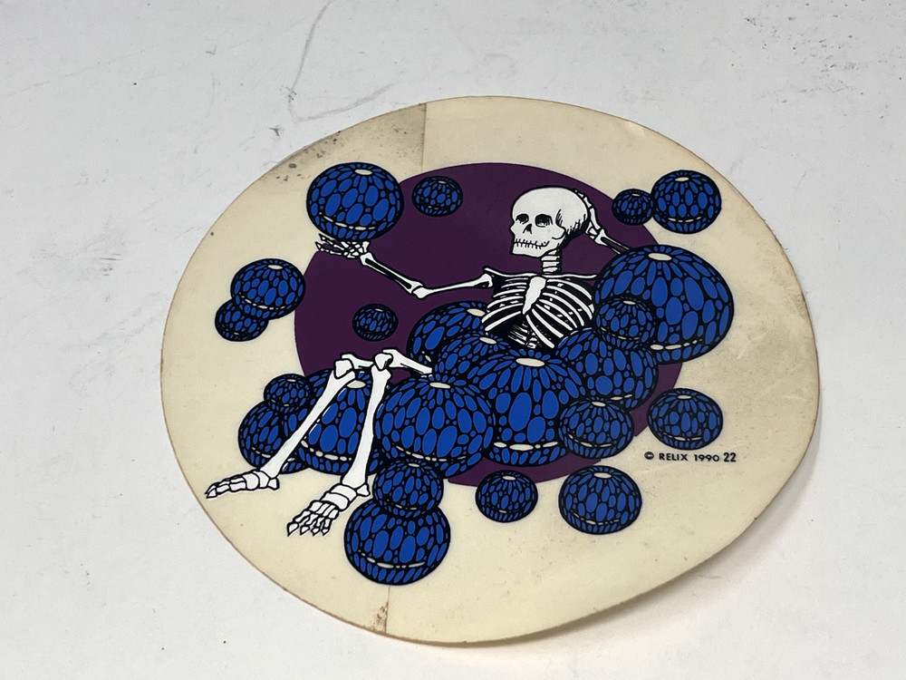 GRATEFUL DEAD - 1990 Relix  Skeleton Bubbles sticker  -