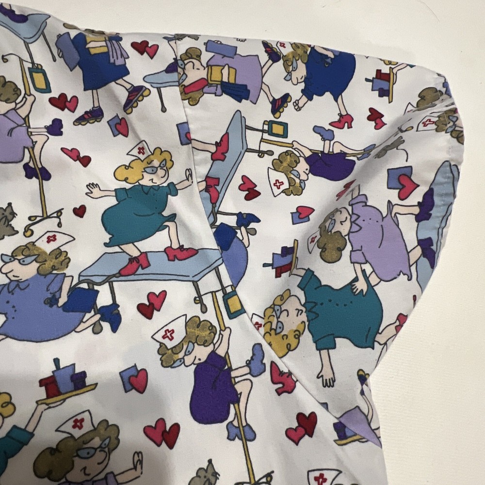 Crest RN Scrub Top M Nurse Print RN Short Sleeve Pullover