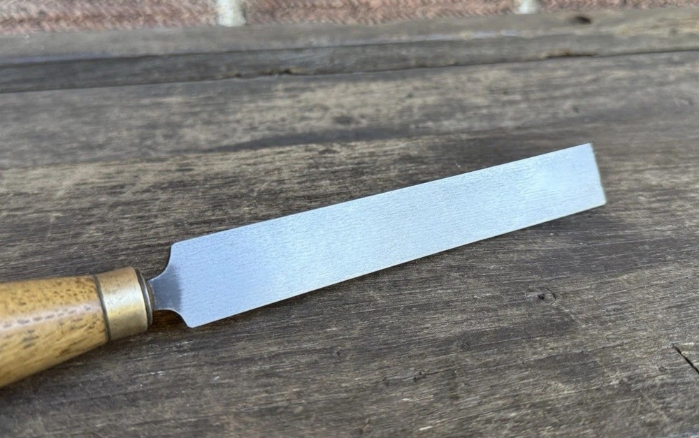 Vintage 1” Thin Bladed Paring Chisel Woodworking Carpenters Old Tool