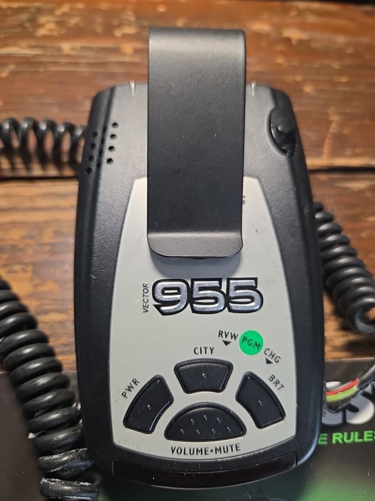 Beltronics Vector 955 Radar Detector w/Cord and Users Manual