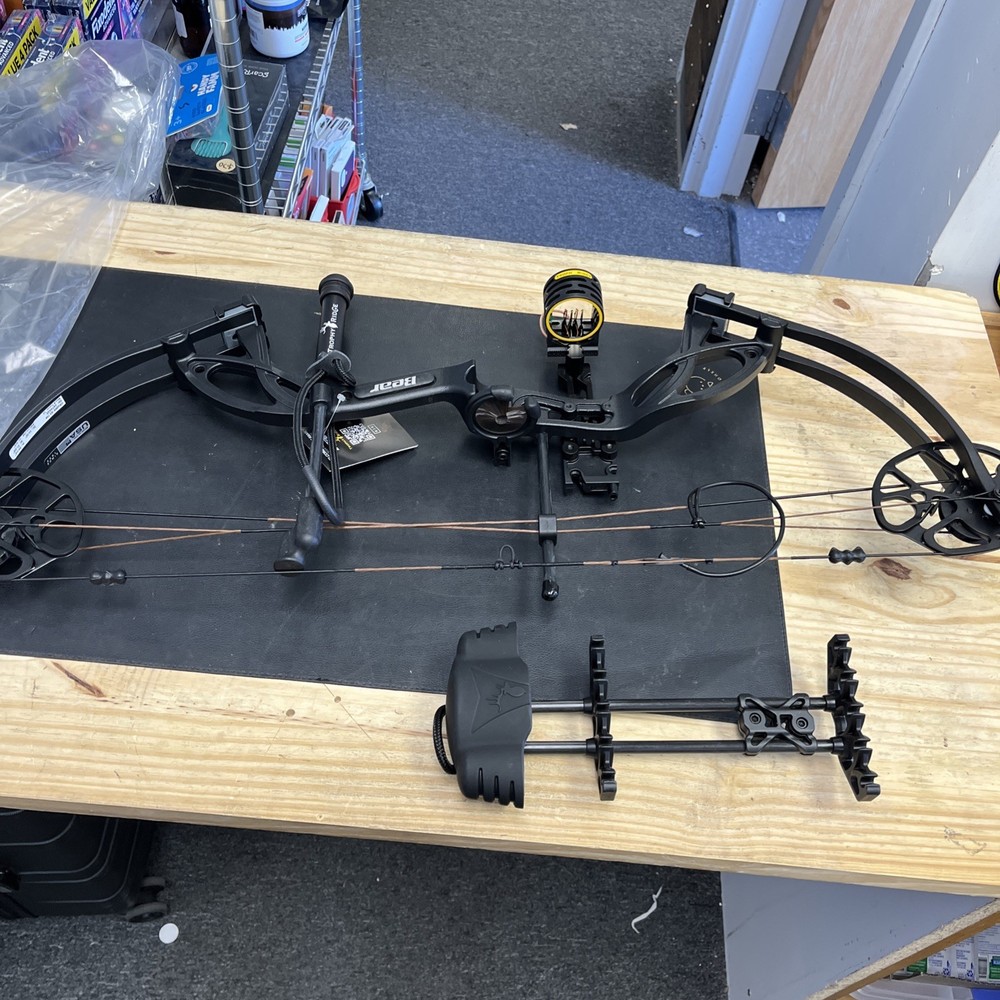 Bear Cruzer G3 Compound Bow Right-Handed New With Tags