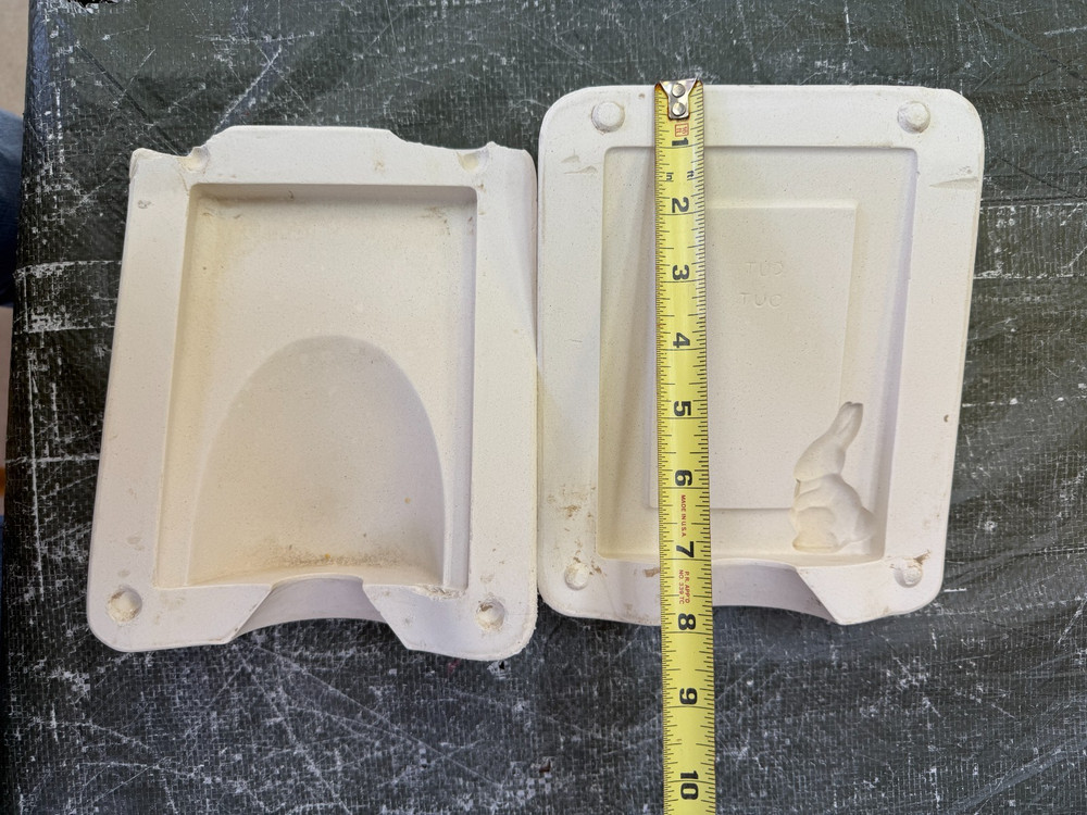 VINTAGE DUNCAN CERAMIC MOLD #DM-140E RABBIT FRAME