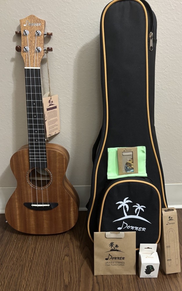 Donner Model DUC-1 Ukulele in Case