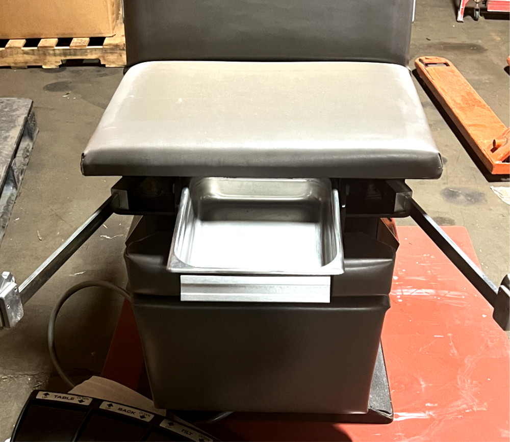 Midmark 111 Examination Table - Tested Fully Functional