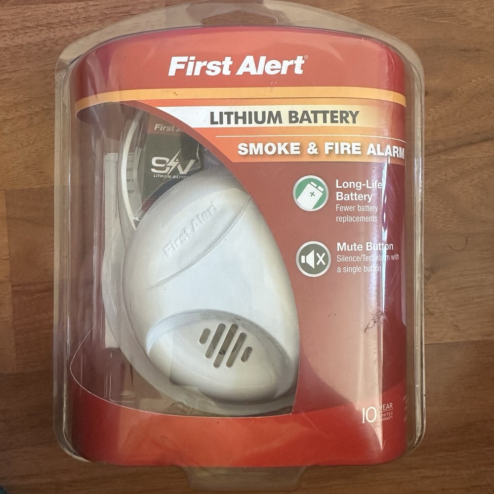 First Alert Smoke & Fire Alarm Detector