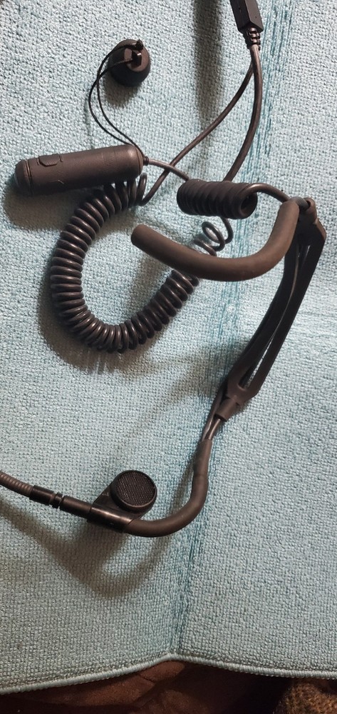 TELEX AVIATION HEAD SET WITH MIC AND REMOTE BUTTON 922