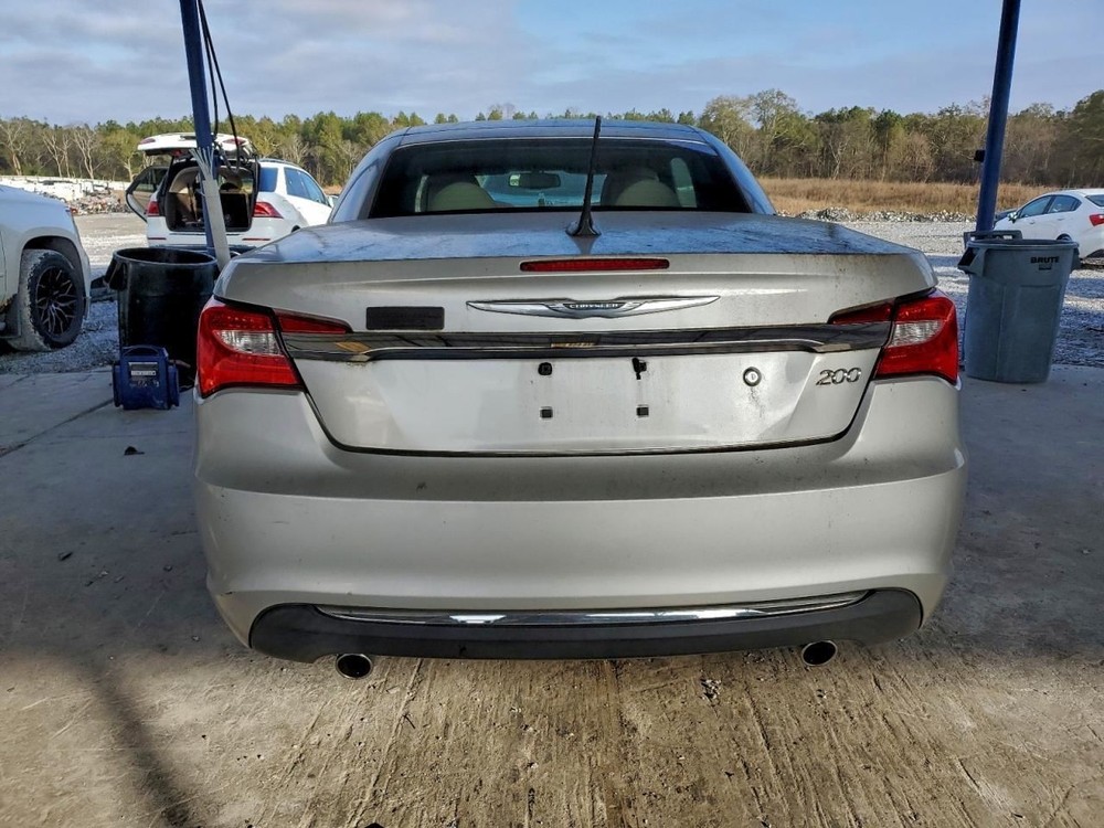 200 2011 Glove Box 4901753