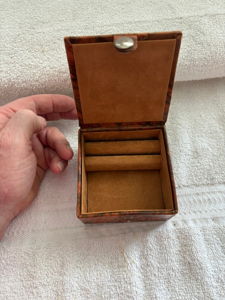 SMALL JEWELY BOX LEATHER