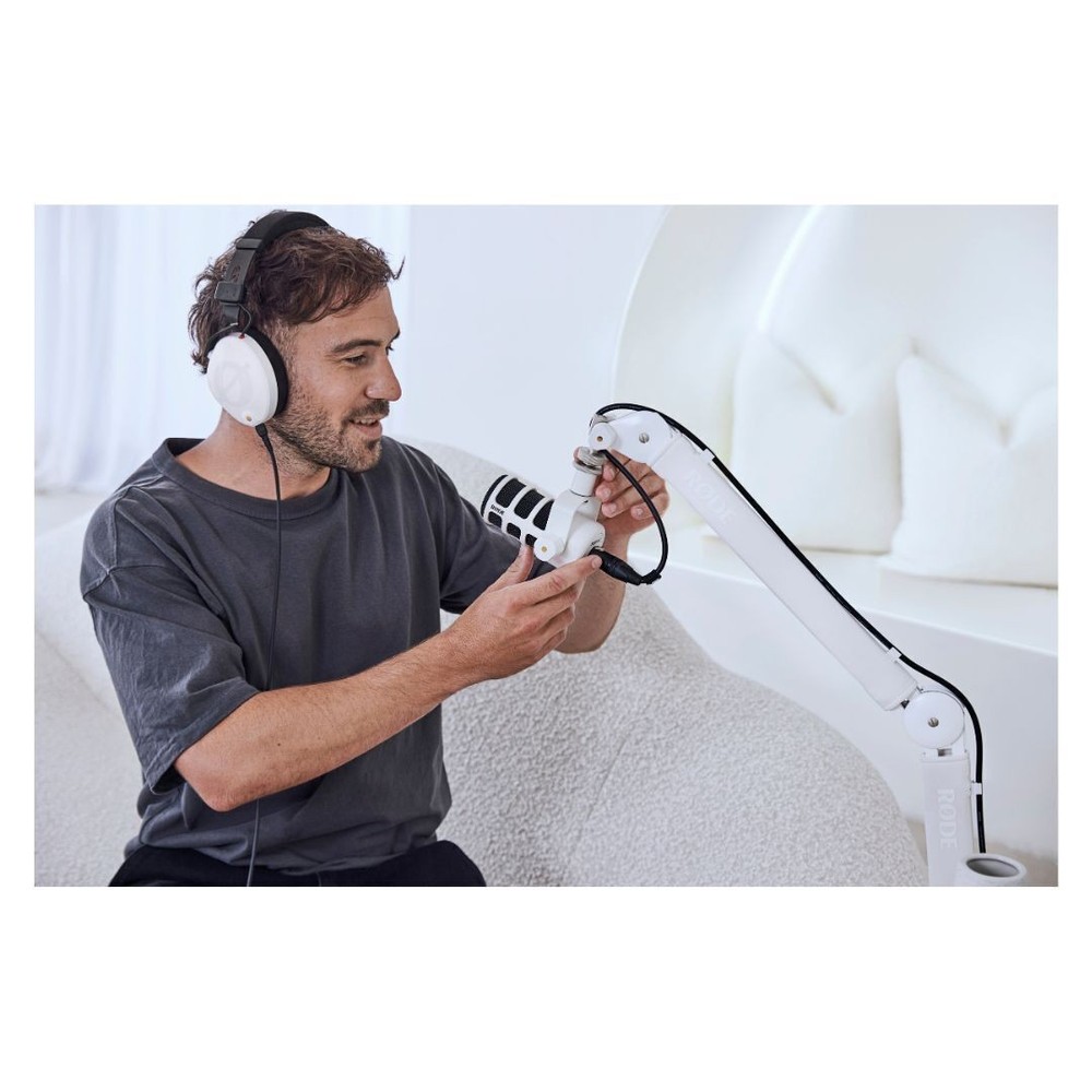 Rode PodMic Broadcast Quality Dynamic Podcasting White Microphone
