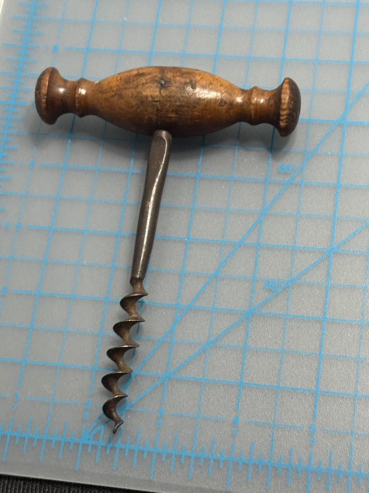 D-124 ANTIQUE PRIMITIVE RUSTIC CORKSCREW W/ BARREL HANDLE BARWARE