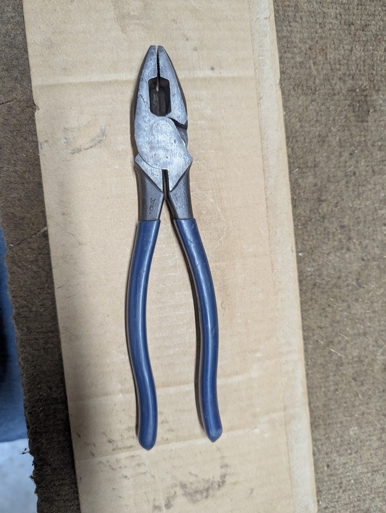 KLEIN TOOLS LINEMAN'S PLIERS