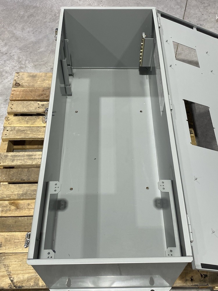 EATON Transfer Switch 400 Amps Enclosure Only Empty