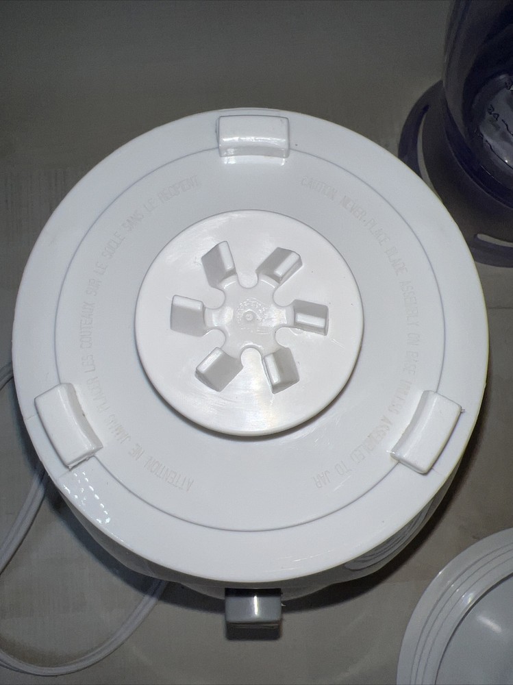 RIVAL 5-SPEED COUNTERTOP BLENDER , MODEL# BL706 New without box