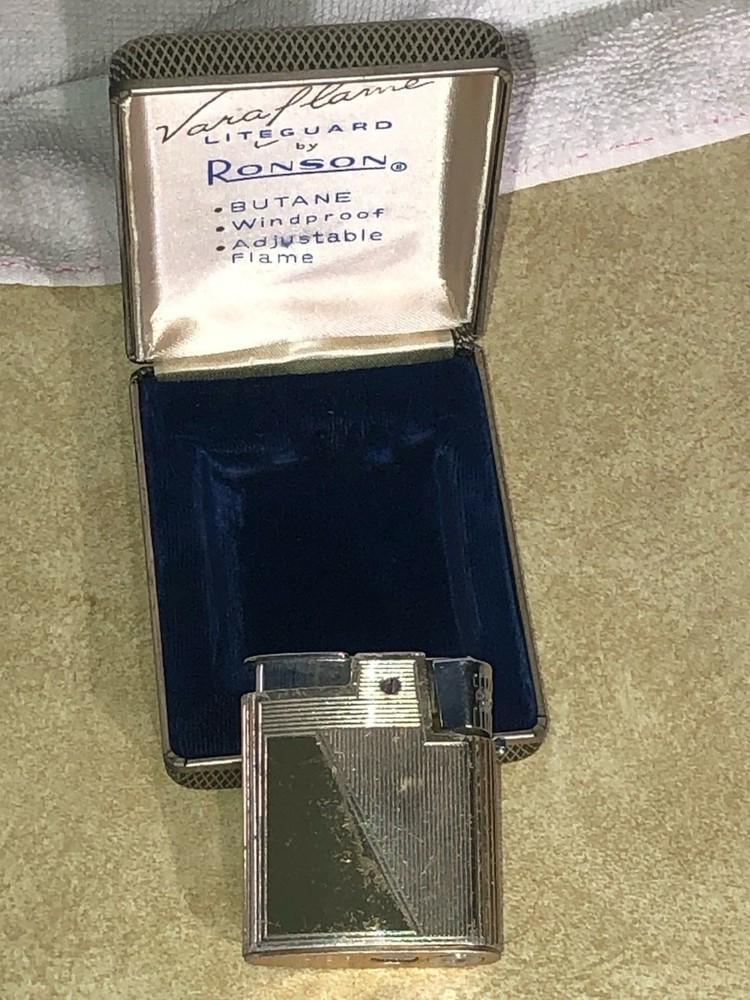 Vintage Ronson Varaflame Liteguard Butane Lighter with Case Untested As-Is