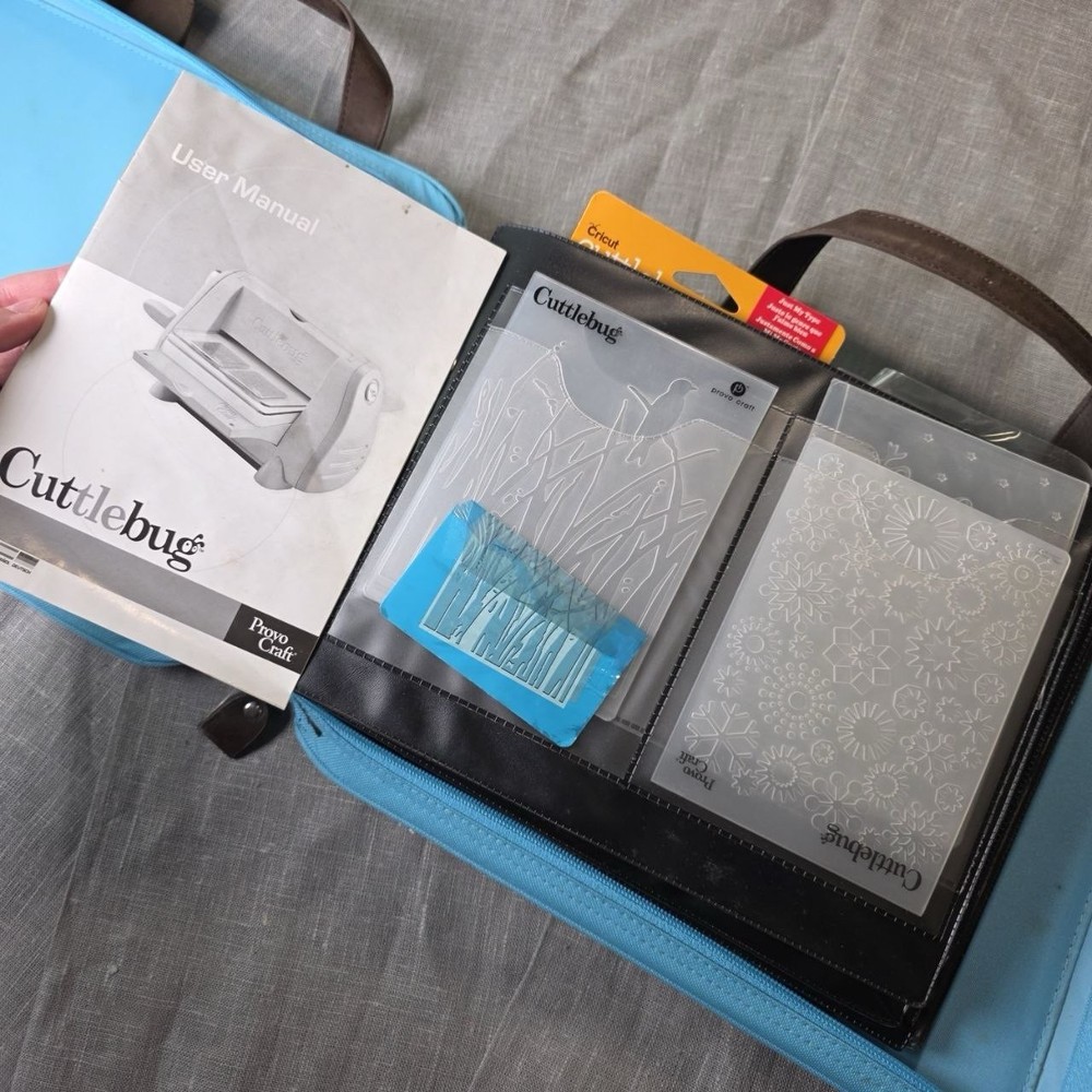 Cuttlebug Die & Embossing Folder Storage Binder w/ Inserts Blue Provo Craft