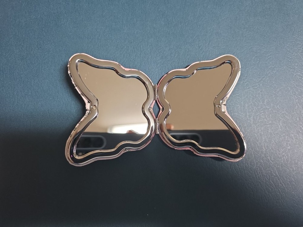 Vintage Butterfly Compact Mirror with Shoe Design
