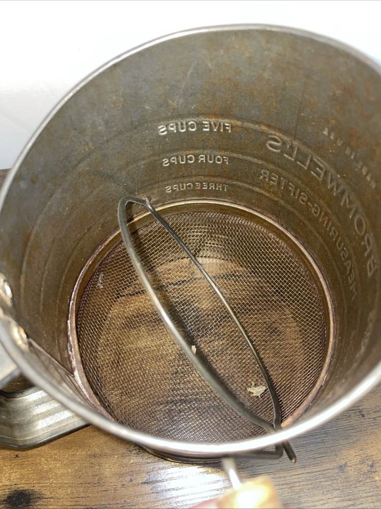 Vintage Jacob BROMWELL'S 5 THREE CUP MEASURING SIFTER Complete Works Great!