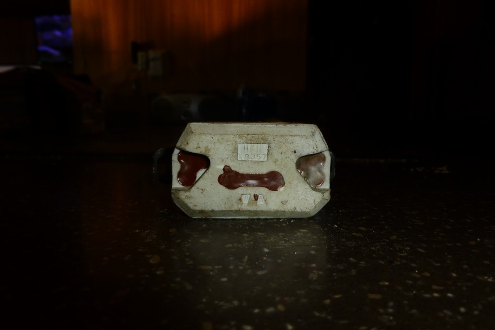 vintage push button light switch HH 8357