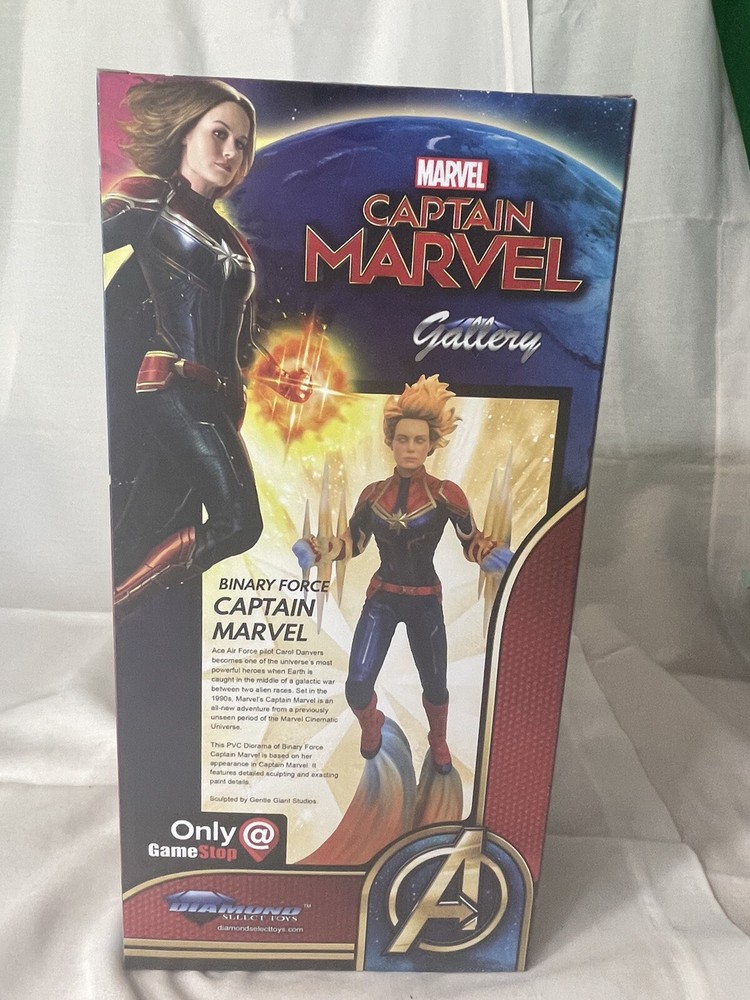 Diamond Select Gallery Binary Force Captain Marvel PVC Diorama Game Stop
