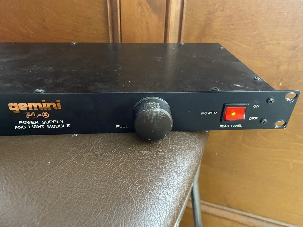 Gemini PL-9 Rack Mountable Power Supply and Light Module 8 Outlets - TESTED