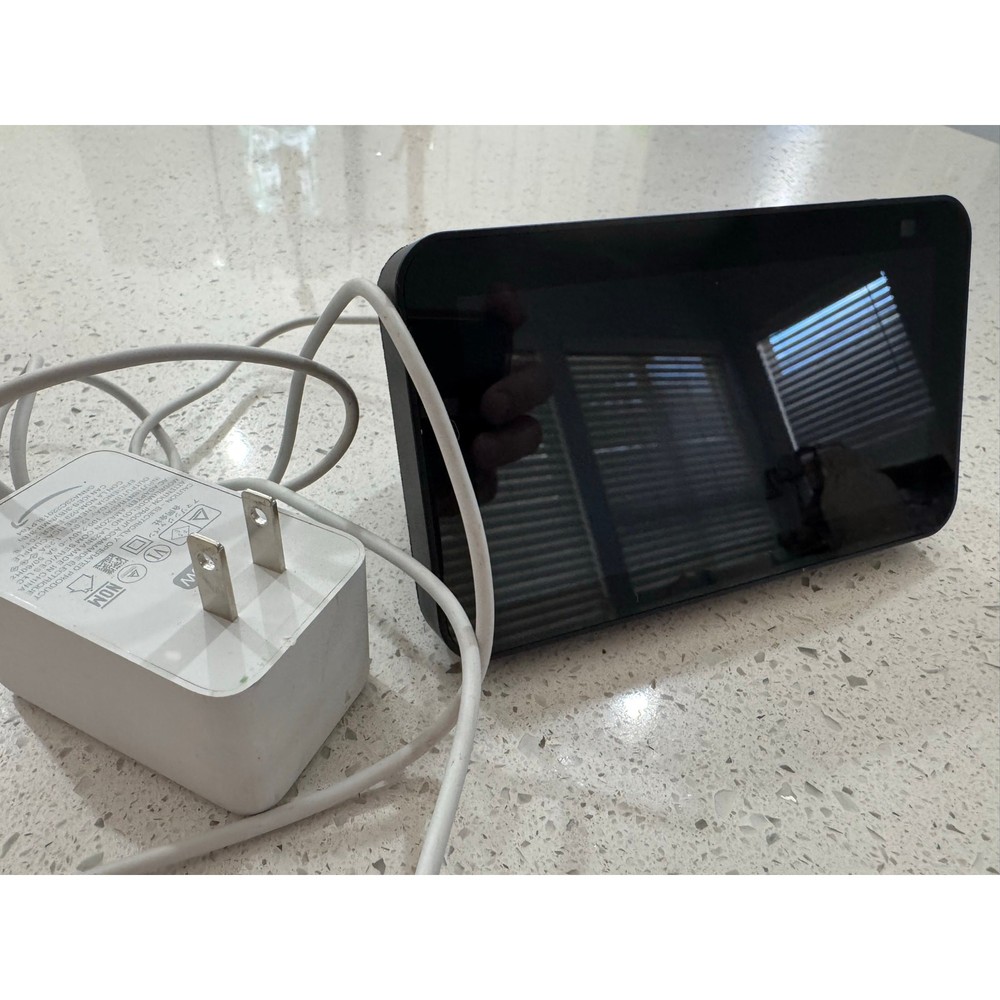 Amazon Echo Show 5 2nd Gen With Built in Alexa