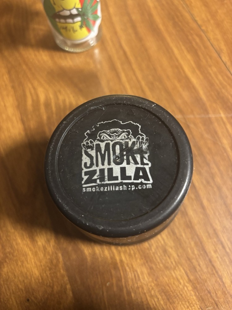 Smokezilla Light Up Ashtray & Accessories