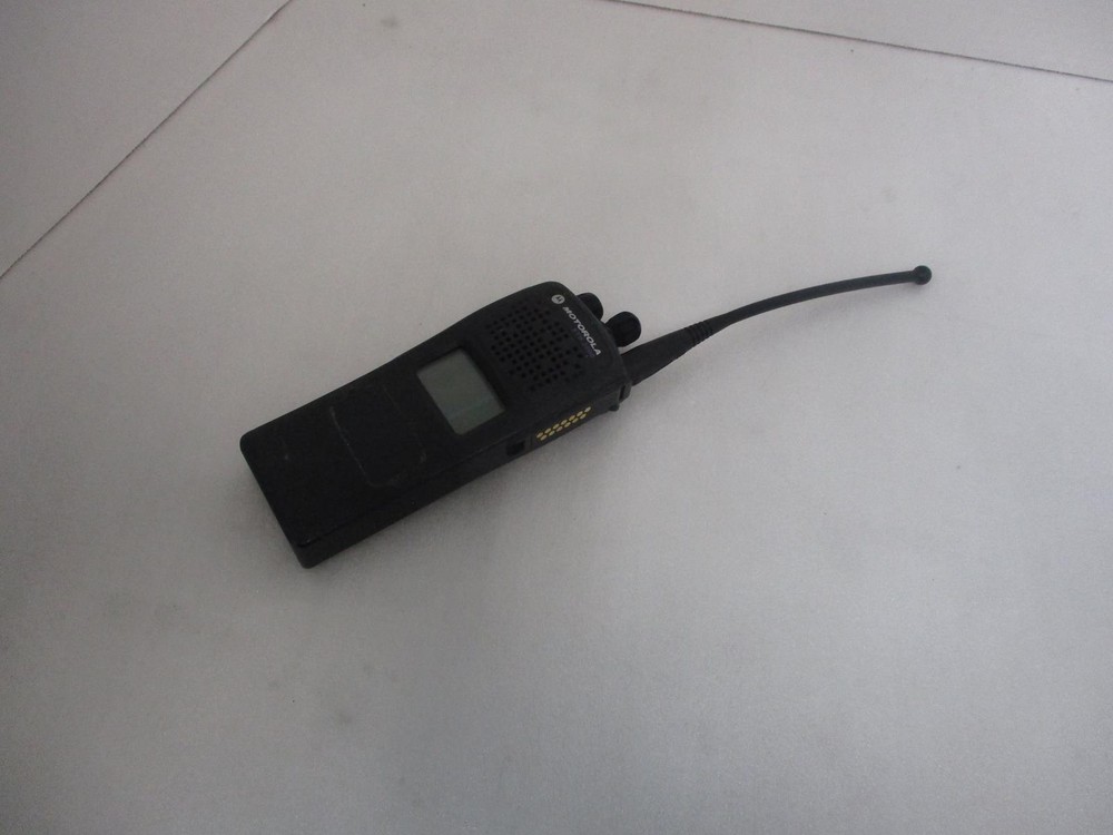 MOTOROLA XTS 2500 WITHOUT BATTERY