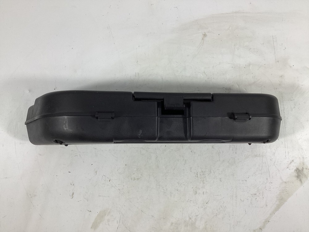 2002-2009 AUDI A4 TOOL KIT 8E0012111A OEM .