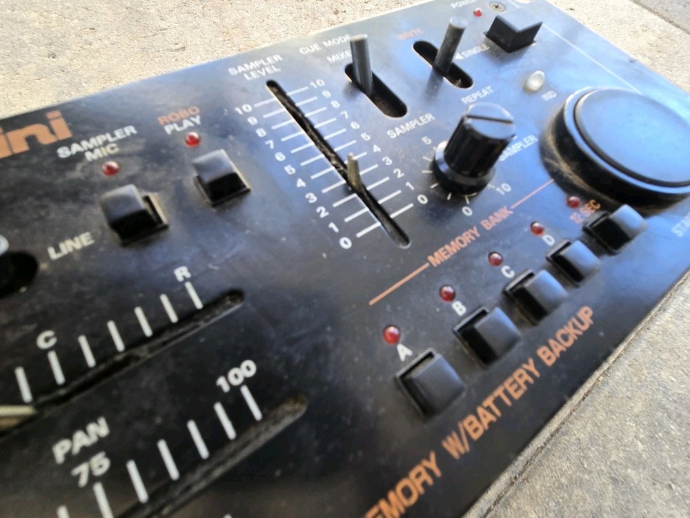 Gemini Digital Sampler DS-824 Vintage 1990's 12 Bit Sampler Untested As Is