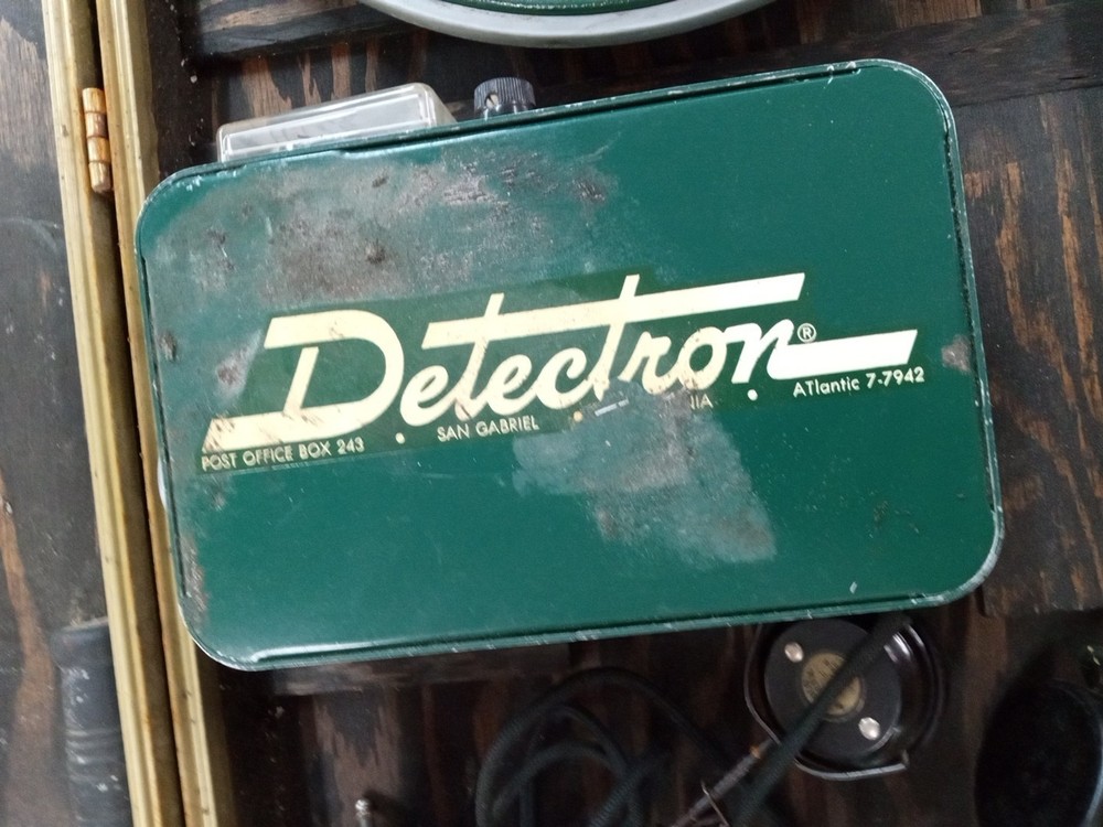 Vintage Detectron Metal Detector Original Case UNTESTED