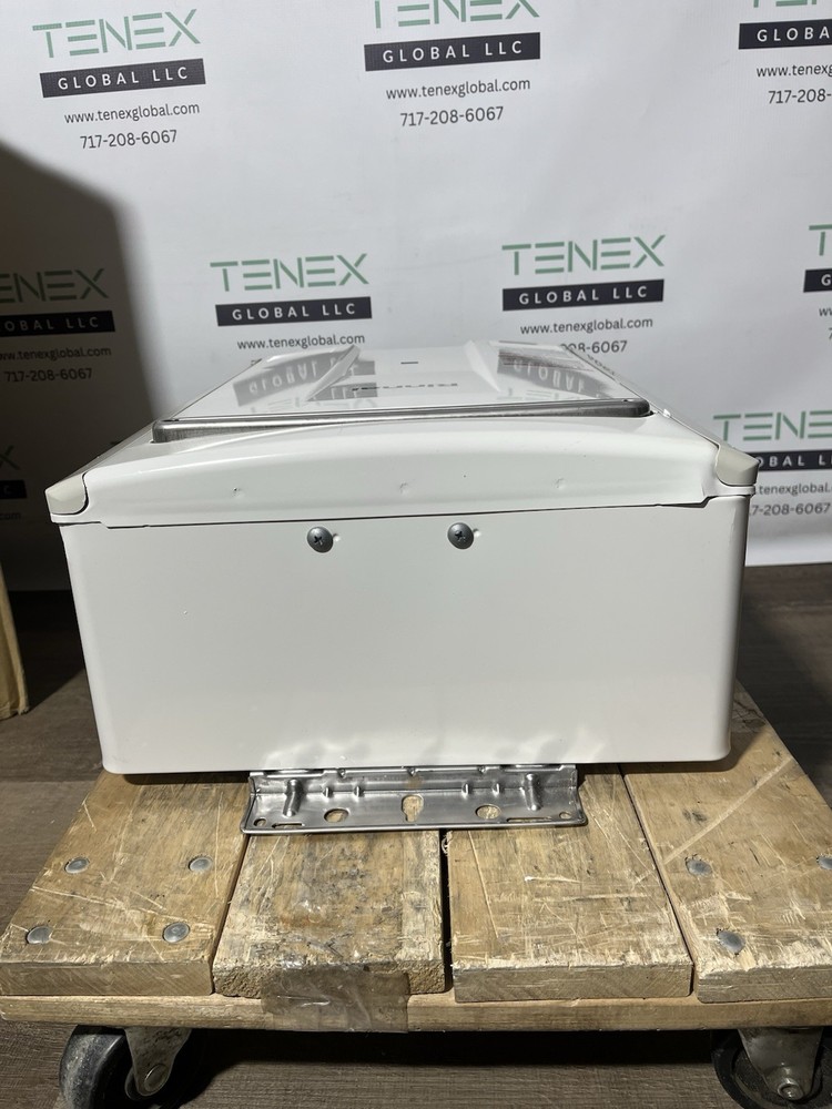 Rinnai V53DeN Outdoor Tankless Water Heater 120k BTU Natural Gas (B-23 #1548)