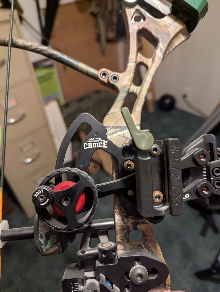 Bear The Truth 2 Ultra Light Compound Bow Camo