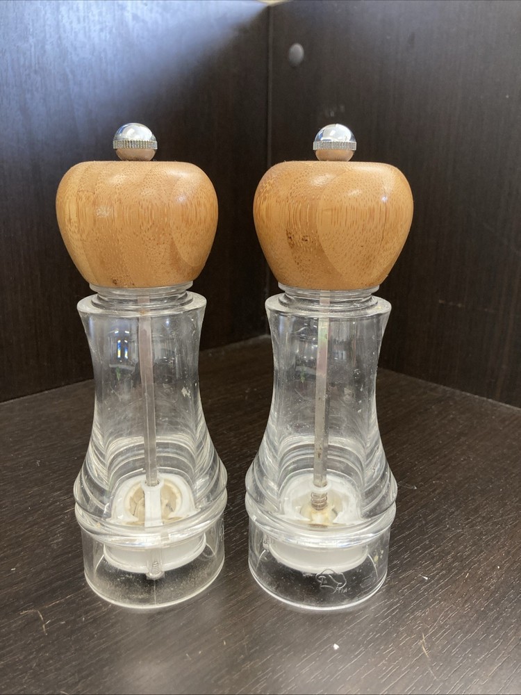 The Pampered Chef Salt & Pepper Grinders With Bamboo Tops