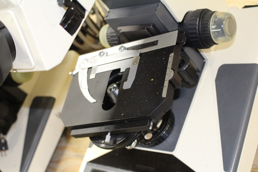 NIKON MICROPHOT FX MICROSCOPE WITH CFW10X EYE PIECES