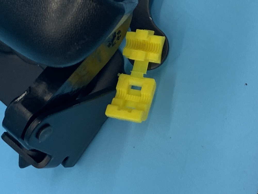 Tailgate Handle Black for Chevy Avalanche 2002 - 2006 New With Locking Provision