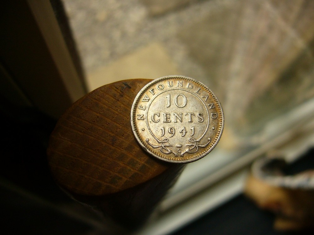 1941 c Newfoundland 10 Cent Silver Coin