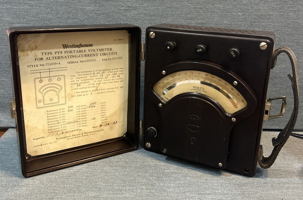 Vintae WESTINGHOUSE Portable Voltmeter Type PY5 Bakelite Case