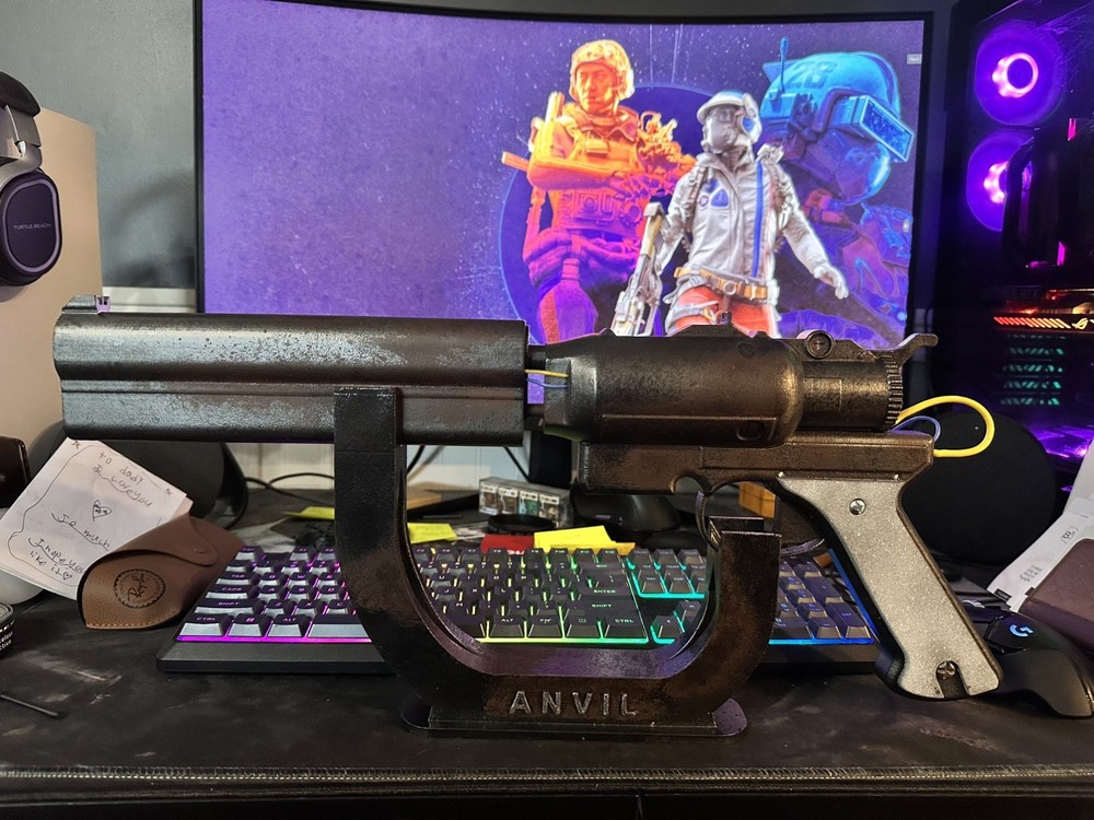 Arc Raiders Anvil prop replica complete with display stand & forge Print
