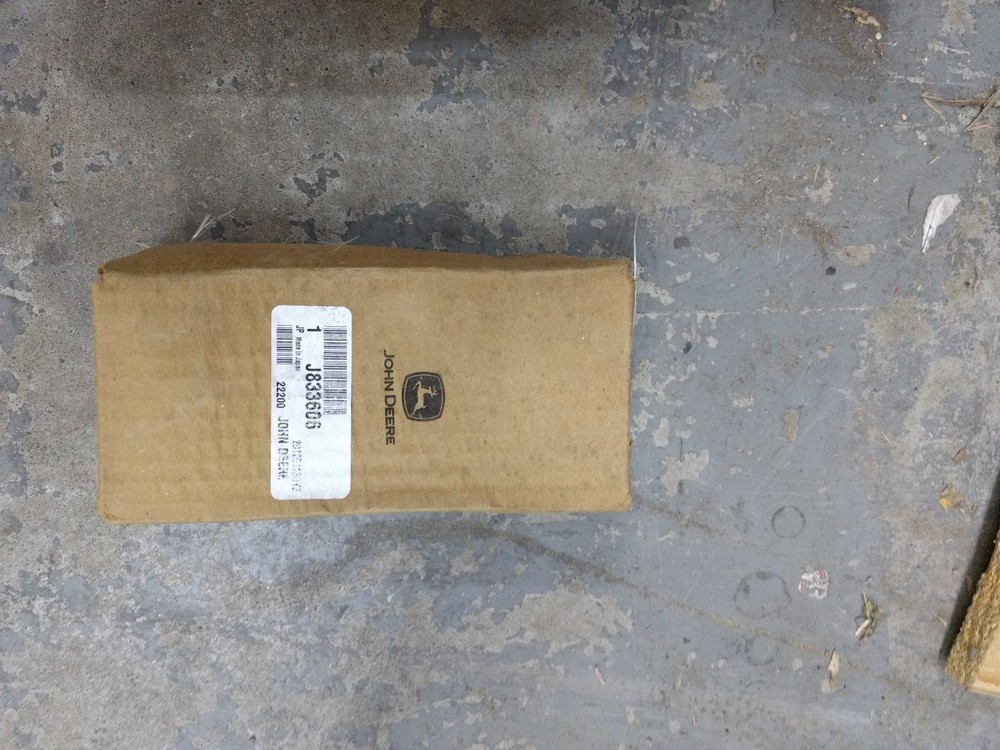 John Deere  Bolt J833606
