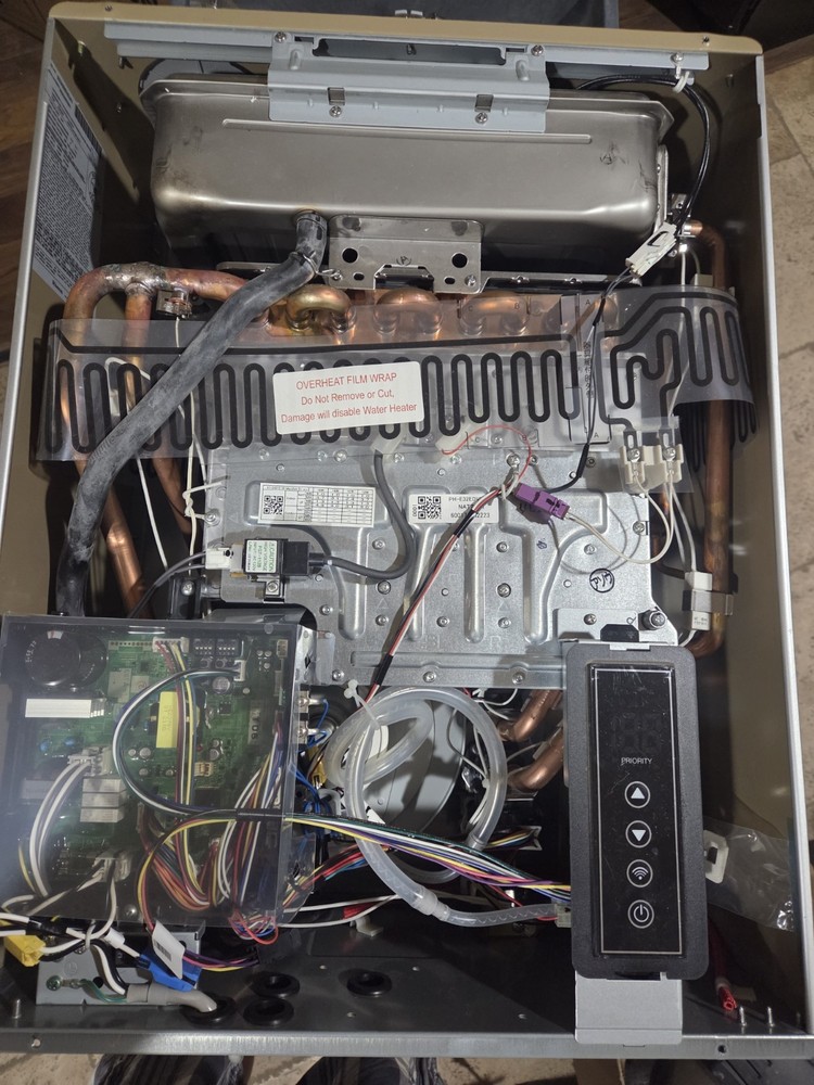 Rheem NG 9.5 GPM Indoor OR Outdoor Tankless Water Heater SMART ECOH200DVELN-3