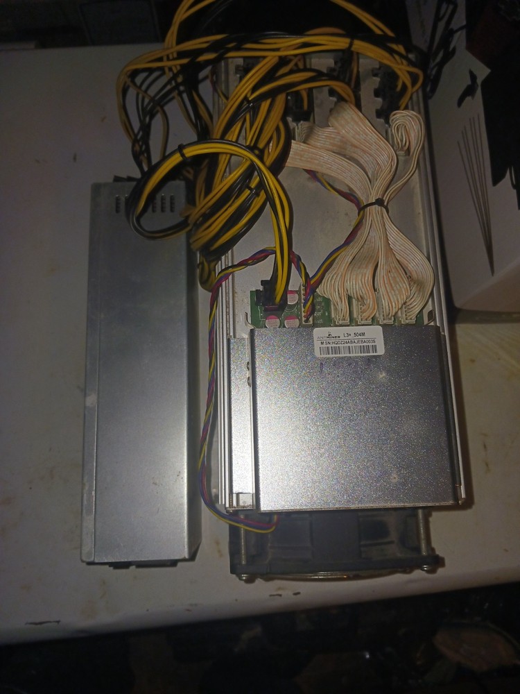 Bitmain Antminer L3+ (504Mh) Miner barely used.