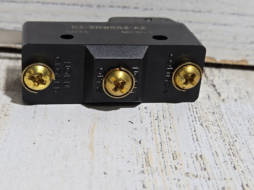 Honeywell Microswitch BZ-2RW863-A2 15A SPDT 6" Long Lever Basic Microswitch