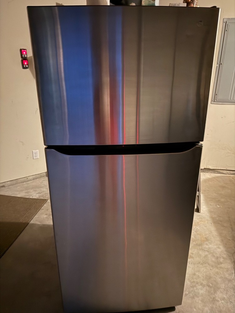 Lg fridge new, Silver , Standard size