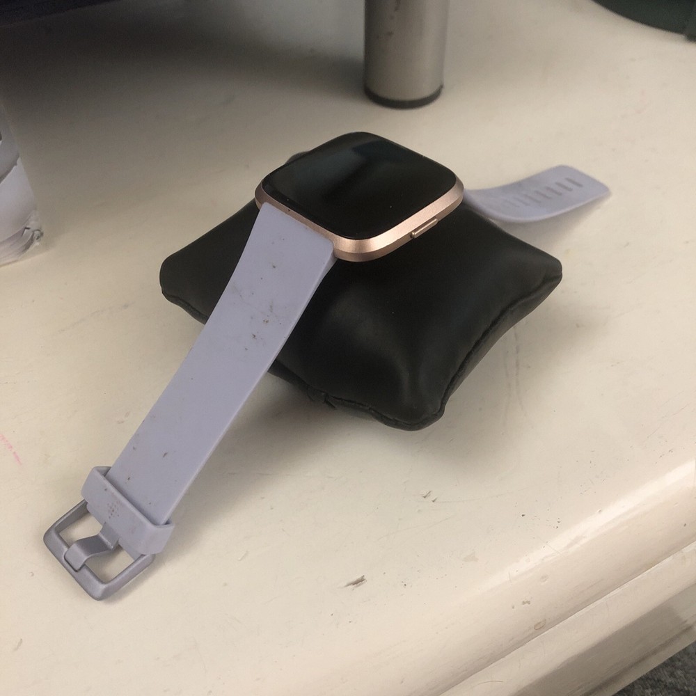 Fitbit Versa FB504
