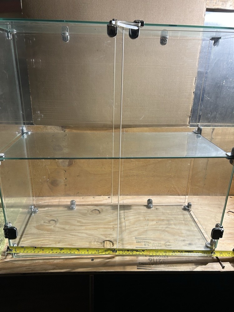 Glass Countertop Display Case with Lockable Multi-Tiered Shelves for Retail