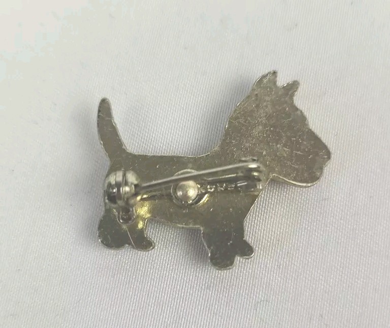 Dog Pin - Terrier - Embellished collar